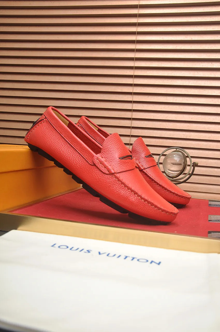 Men's men's shoes 💰420💶 [LV Doudou shoes] (water-dyed cowhide lining) new model is on the market, available on the official website. The new Doudou shoes are processed into single-color materials, and the uppers are made of imported horsehide leather. The body of the shoe is fully hemmed with mark thread, and is lined with imported original cowhide leather. The elegant shoe shape is super suitable for all-matching, and the size is 38-44.